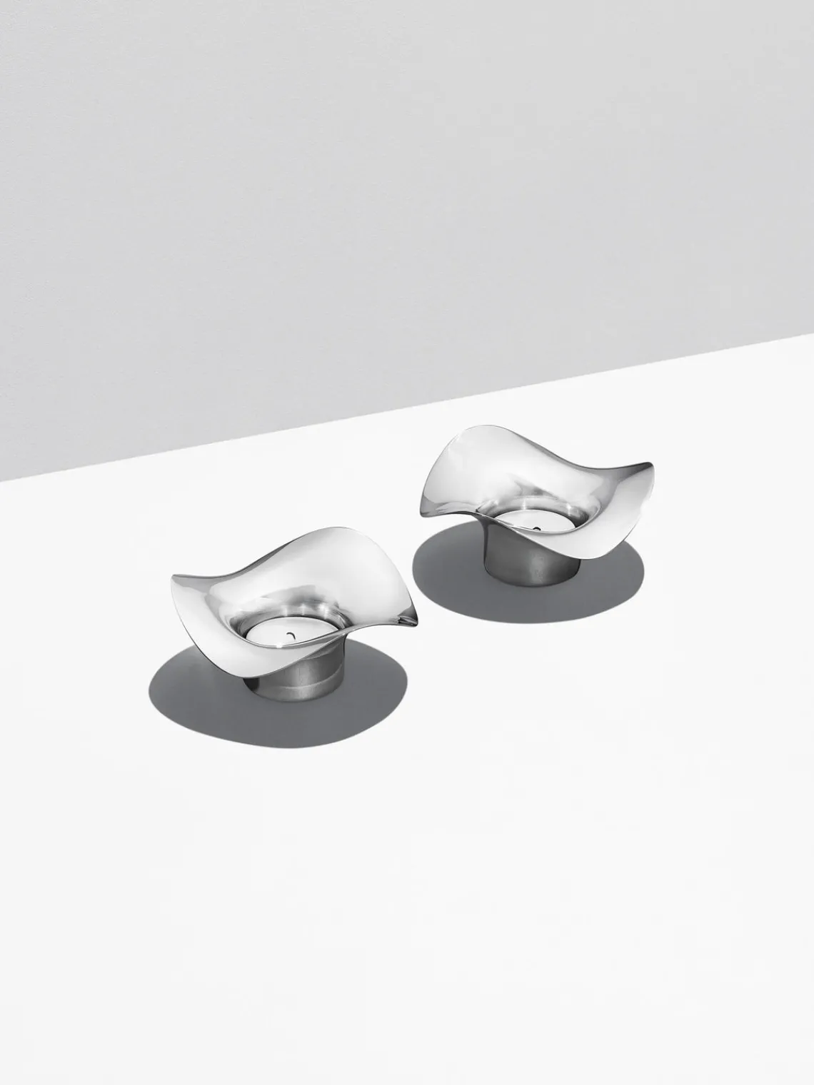 Portavelas|Jarrones>GEORG JENSEN Portavelas de acero inoxidable en forma orgánica Cobra, 2 uds. Acero inoxidable brillante