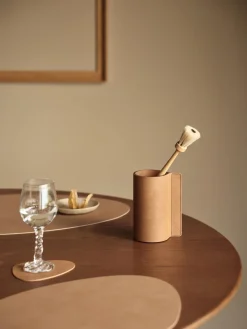 Posavasos|Vajillas Completas>Lind DNA Posavasos asimétricos de cuero Curve, 4 uds. Beige