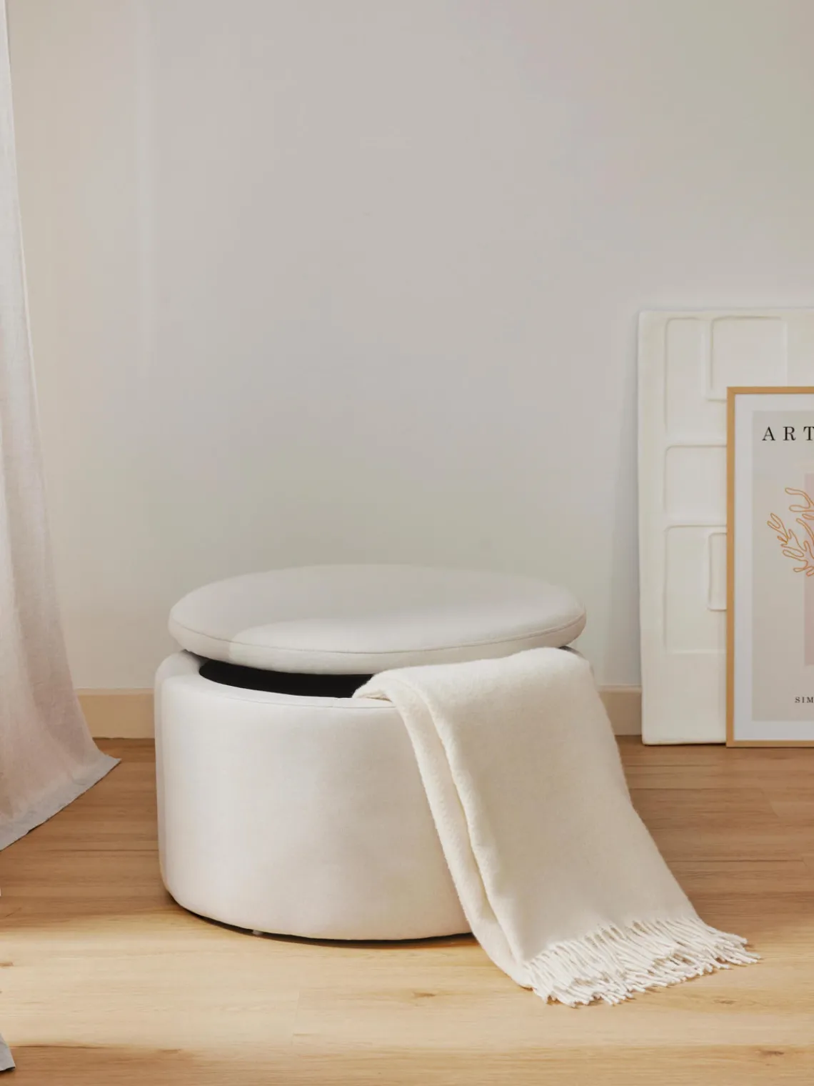 Pufs Y Otomanos|Pufs Y Otomanos>Westwing Collection Puf grande tapizado con espacio de almacenamiento Alida Tejido blanco Off White