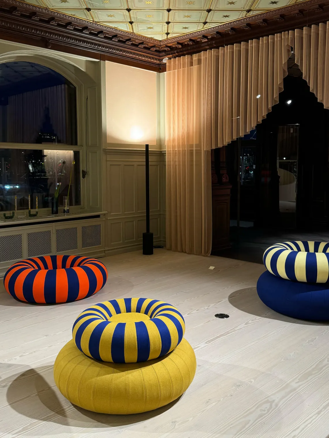 Puf De Exterior|Sillones>Studio About Puf redondo Float Azul oscuro, ocre