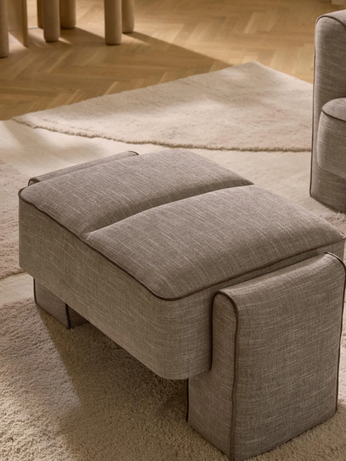 Reposapiés|Sofás>Westwing Collection Puf reposapiés Bobi Tejido marrón claro, marrón oscuro