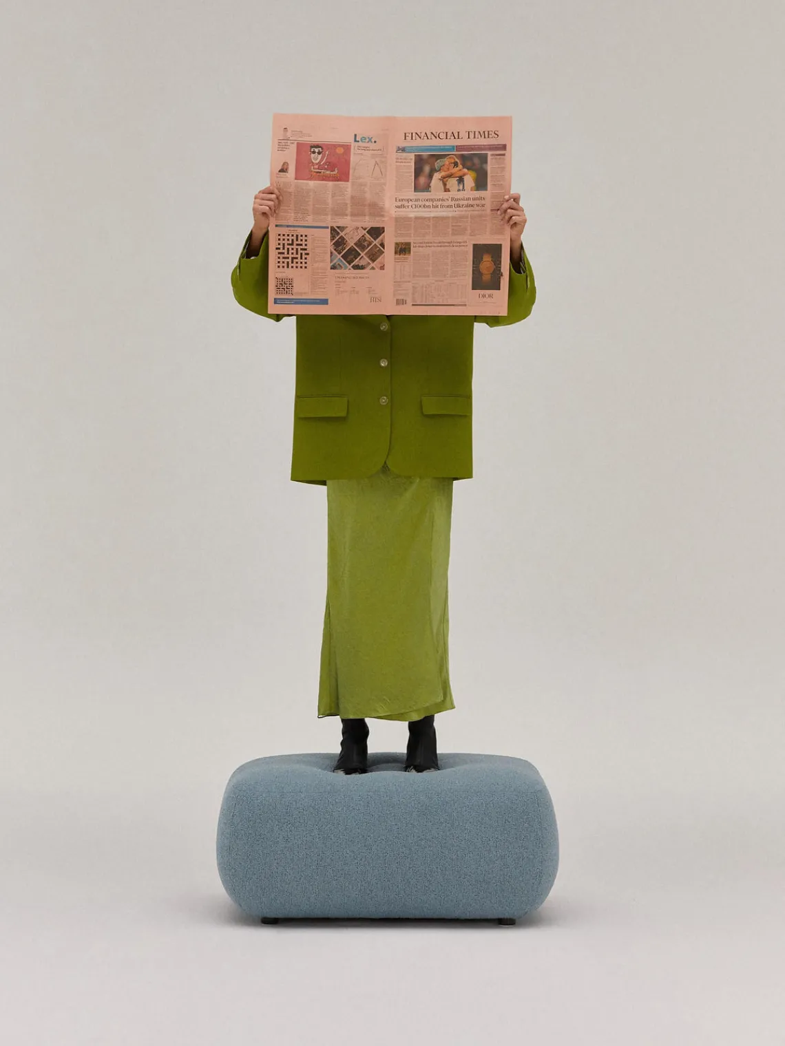 Sale Puf reposapiés en tejido bouclé Sofia Reposapiés|Sofás