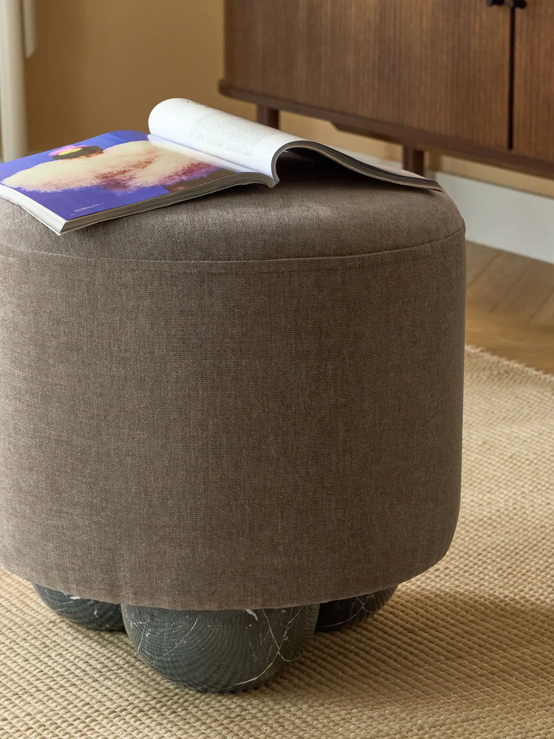 Pufs Y Otomanos|Pufs Y Otomanos>Westwing Collection Puf reposapiés tapizado con patas en look de mármol Lino Tejido greige, gris antracita en aspecto de mármol