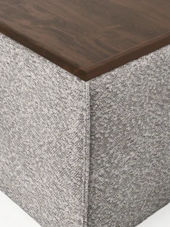 Reposapiés|Sofás></noscript>Westwing Collection Reposapiés puf en tejido bouclé con espacio de almacenamiento Lennon Bouclé taupe, madera de roble oscura