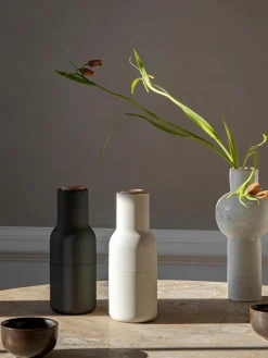 Molinillos De Especias|Molinillos De Especias>Audo Copenhagen Salero y pimentero de diseño con tapa de haya Bottle Grinder, 2 uds. Gris antracita, blanco, madera de haya