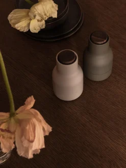 Sale Salero y pimentero pequeños de diseño Bottle Grinder, 2 uds. Molinillos De Especias|Molinillos De Especias