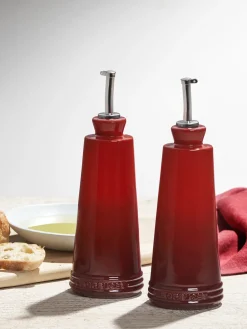 Aceiteras Y Vinagreras|Aceiteras Y Vinagreras>LE CREUSET Set de botellas de aceite y vinagre Cherrish Rojo, color vino, plateado