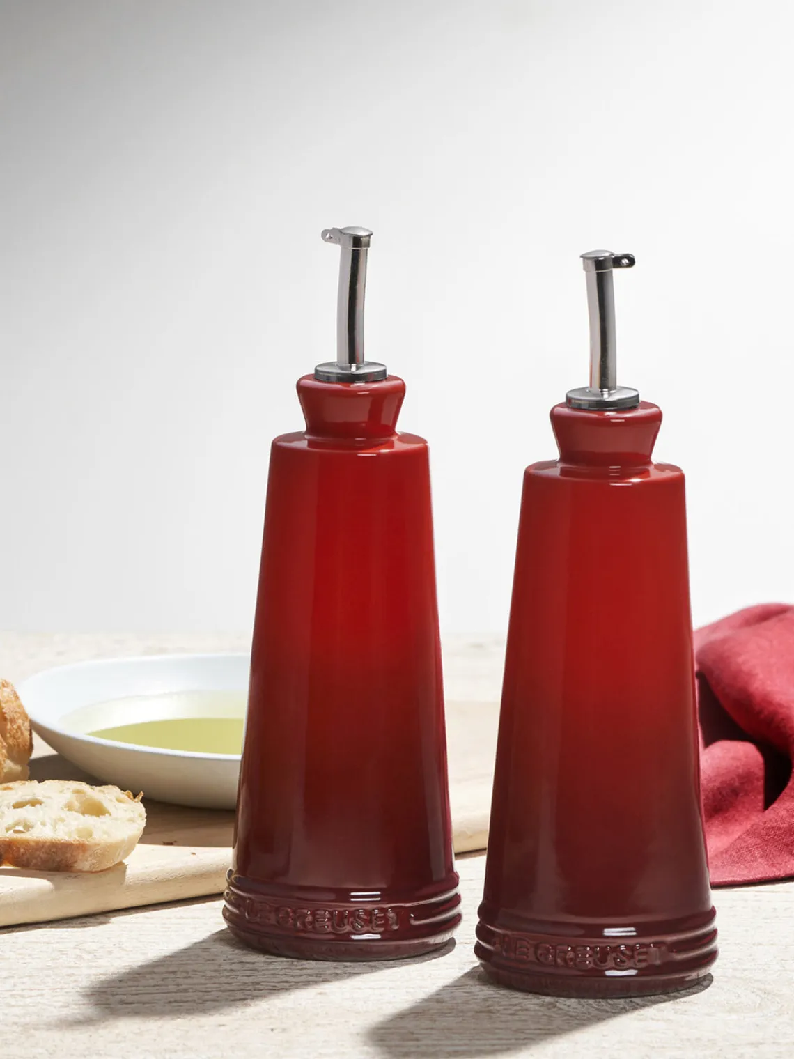 Aceiteras Y Vinagreras|Aceiteras Y Vinagreras>LE CREUSET Set de botellas de aceite y vinagre Cherrish Rojo, color vino, plateado
