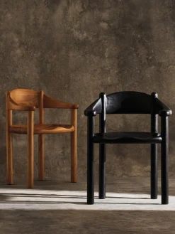 Sillas Con Reposabrazos|Sillas>GUBI Silla con reposabrazos con madera de pino Daumiller Madera de pino lacada en negro