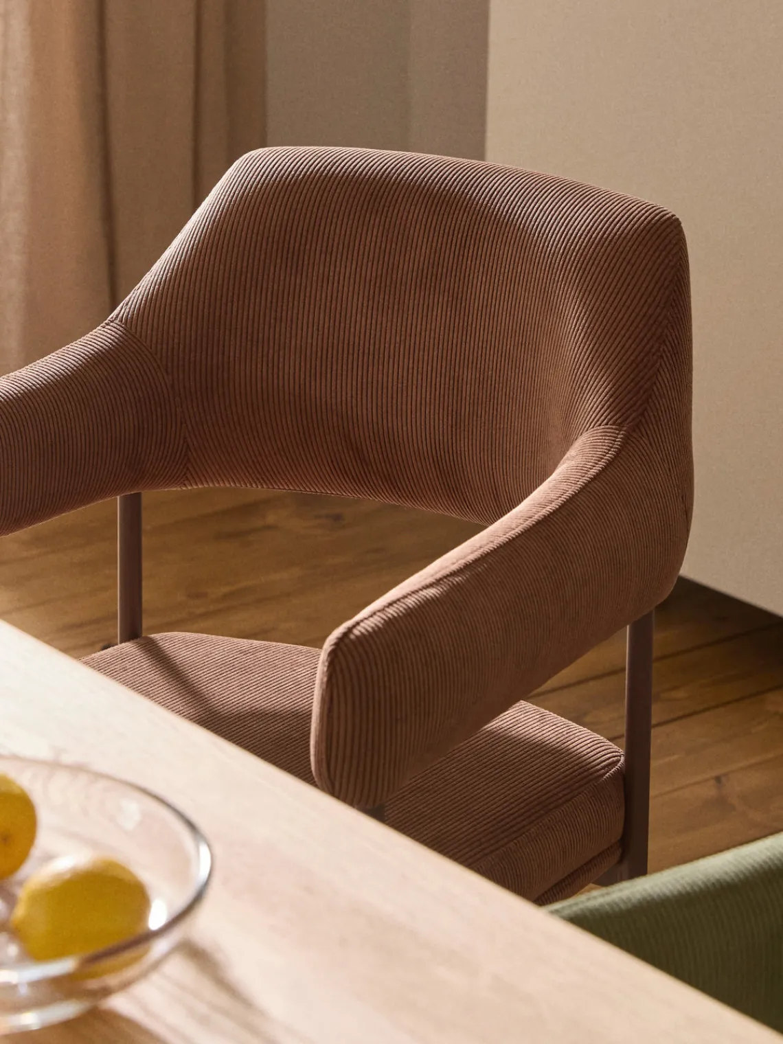 Discount Silla con reposabrazos de pana Zoe Sillas Con Reposabrazos|Sillas