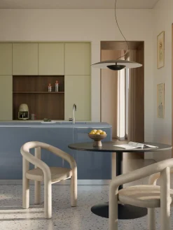 Hot Silla con reposabrazos de terciopelo Calan Sillas