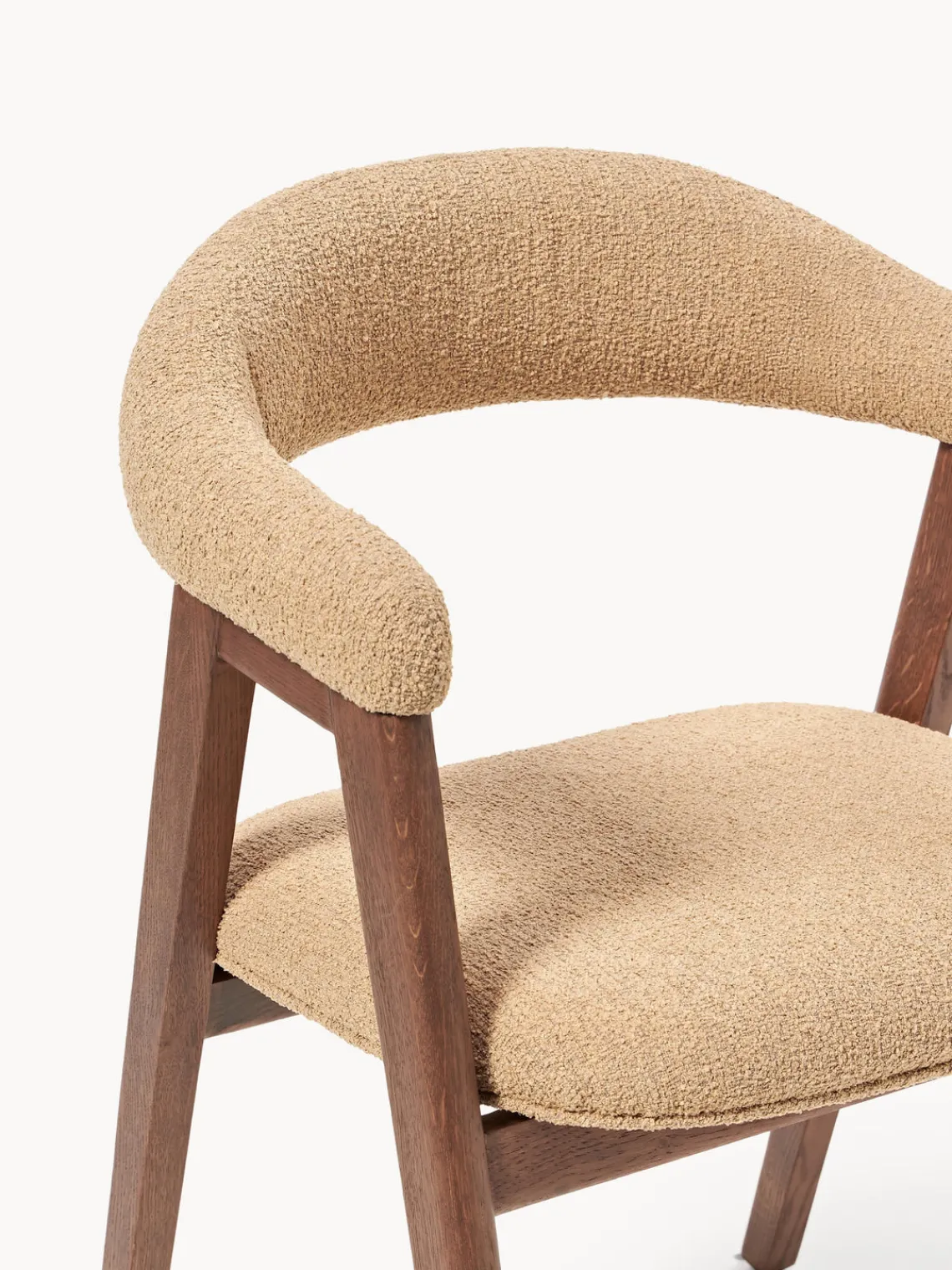 Sillas Con Reposabrazos|Sillas>Westwing Collection Silla con reposabrazos tapizada en tejido bouclé Nik Bouclé beige, madera de roble barnizada en marrón oscuro