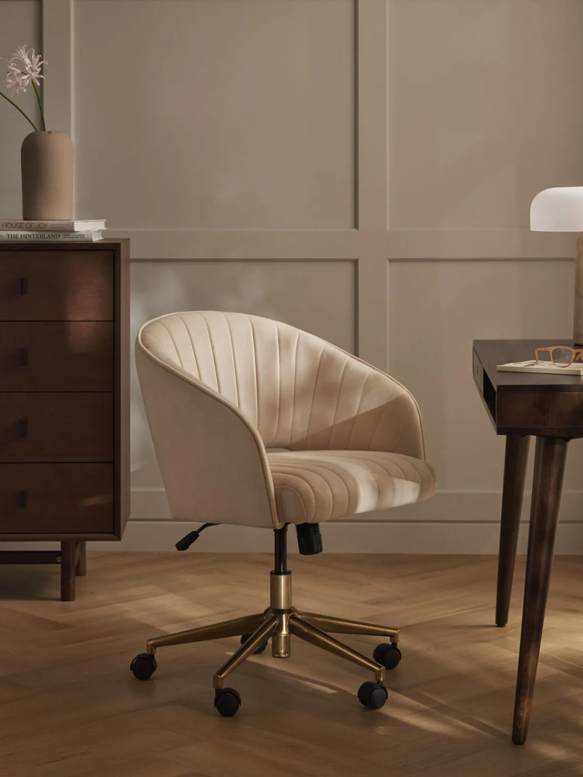 Discount Silla de escritorio de terciopelo con reposabrazos Laria, altura regulable Sillas De Escritorio|Sillas De Escritorio