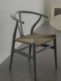 Sillas De Madera|Sillas></noscript>Carl Hansen & Søn Silla de madera con asiento tejido a mano CH24 Madera de haya pintada en azul claro, beige