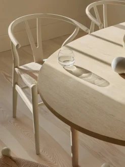 Sillas></noscript>Carl Hansen & Søn Silla de madera con asiento tejido a mano CH24 Madera de haya pintada en beige claro, beige