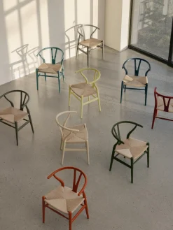 Sillas De Madera|Sillas></noscript>Carl Hansen & Søn Silla de madera con asiento de tejido Ch24 Wishbone Chair Madera de haya lacada en rojo, beige