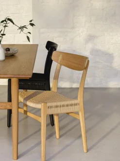 Sillas De Madera|Sillas></noscript>Carl Hansen & Søn Silla de madera con asiento tejido a mano CH23 Madera de roble barnizada, beige claro