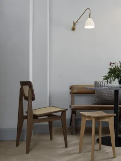 Sillas De Madera|Sillas></noscript>GUBI Silla de madera de nogal con tejido vienés C-Chair Madera de nogal, beige claro