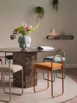 Sillas></noscript>AYTM Silla en tejido bouclé Angui Bouclé marrón claro