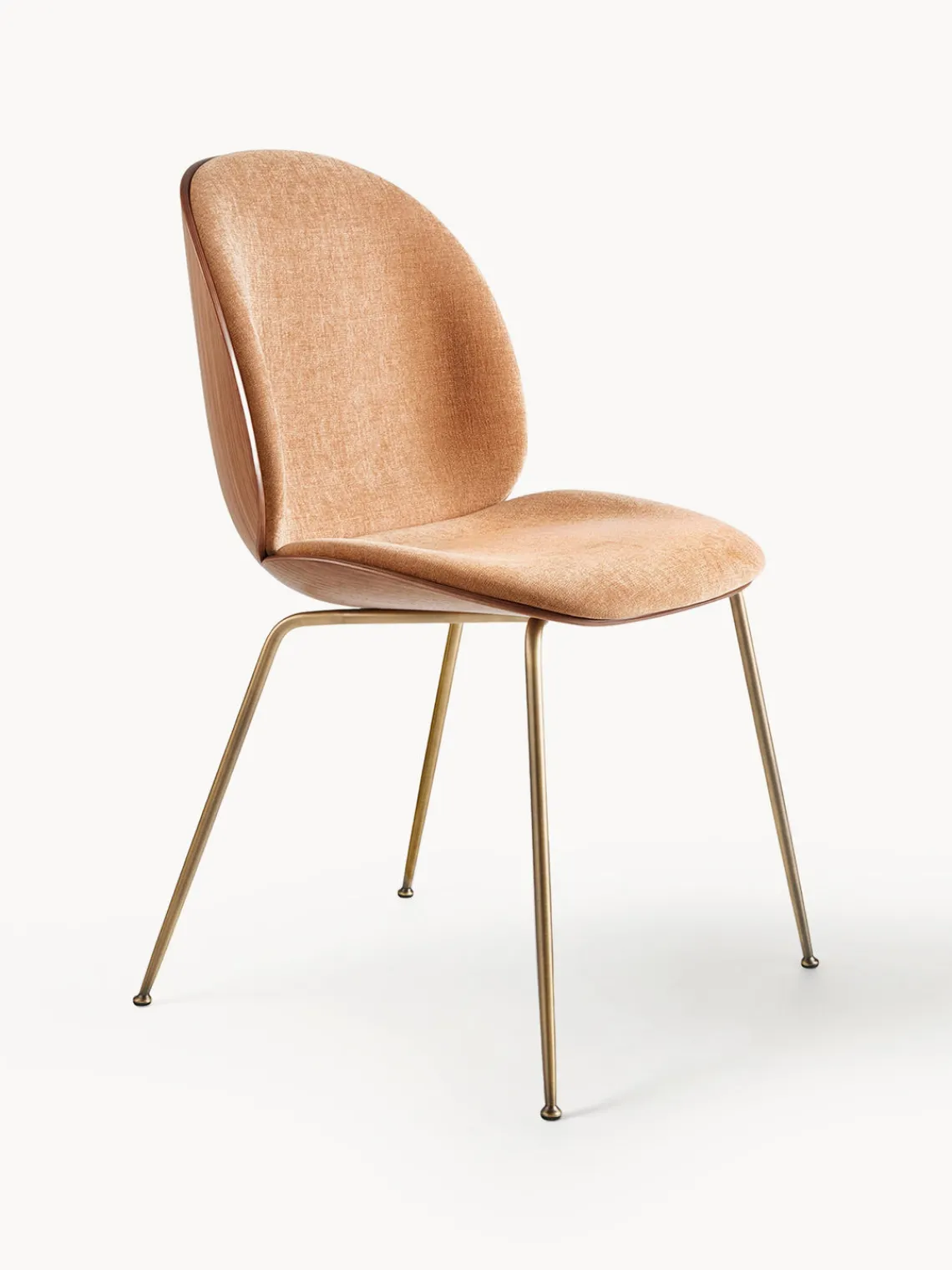 Sillas>GUBI Silla tapizada con asiento Beetle Tejido melocotón, madera de nogal, dorado mate