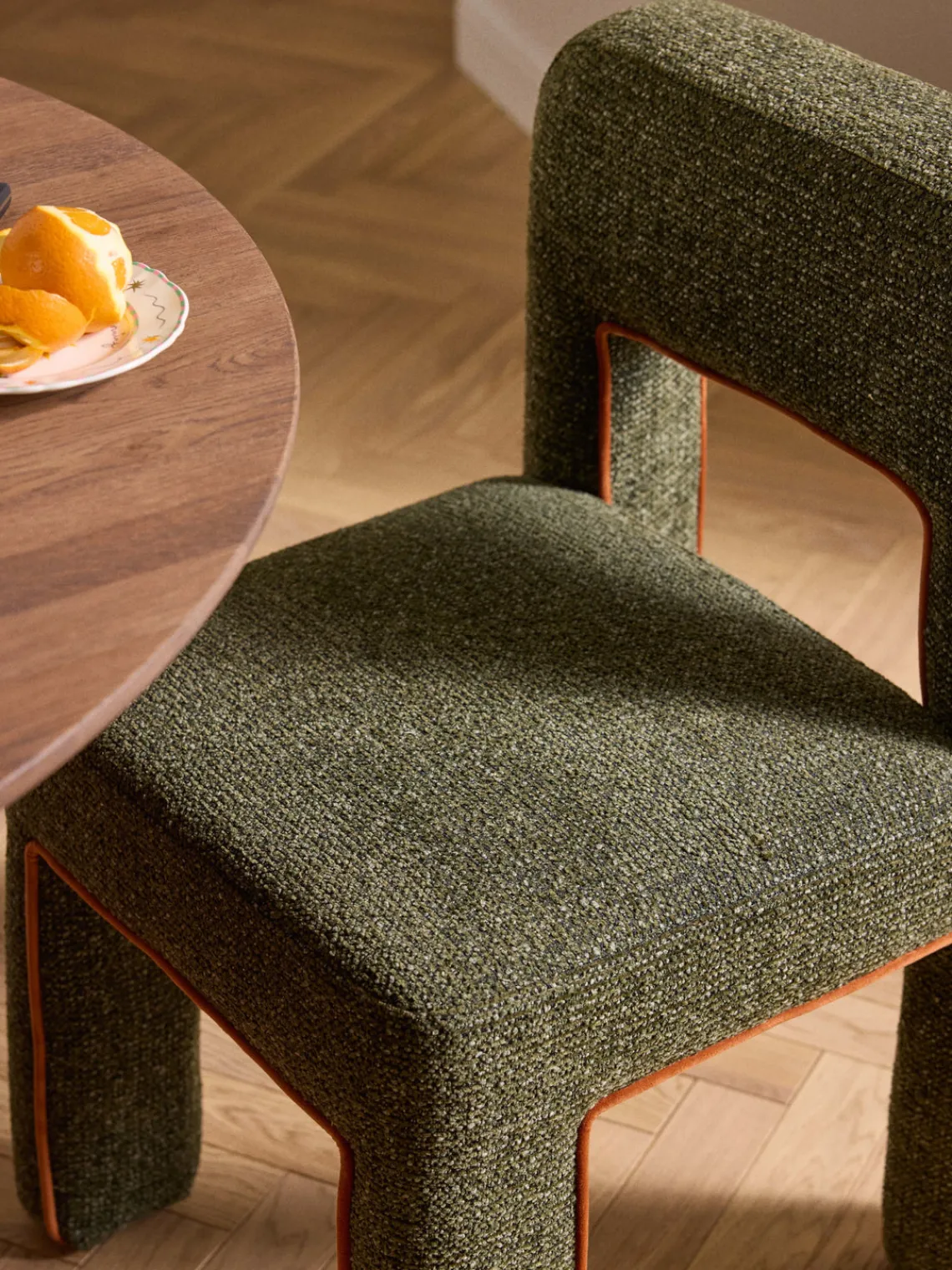 Sillas>Westwing Collection Silla tapizada en tejido bouclé Ana Bouclé verde oscuro, marrón claro