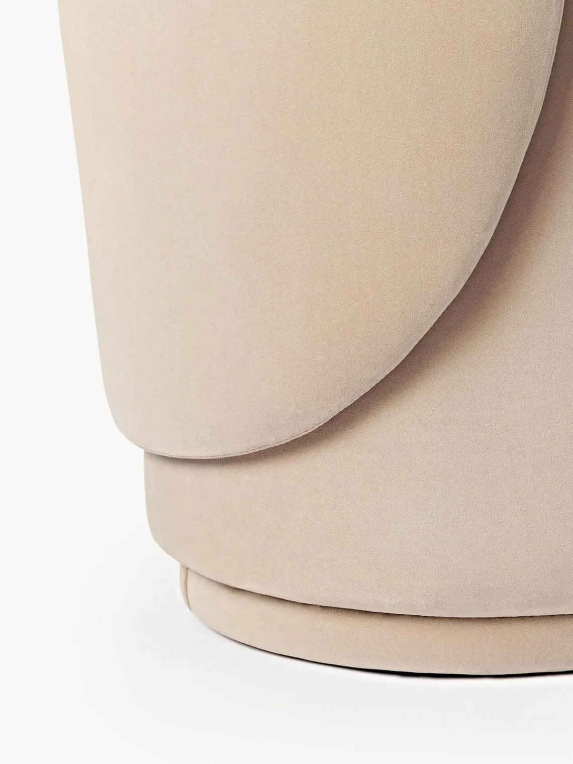 Silla tapizada en terciopelo Zeyno Sillas