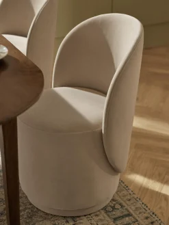 Silla tapizada en terciopelo Zeyno Sillas