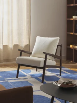 Sillones Pequeños|Sillones>Westwing Collection Sillón en tejido bouclé Mikkel Bouclé blanco Off White, madera de caucho, marrón oscuro pintado