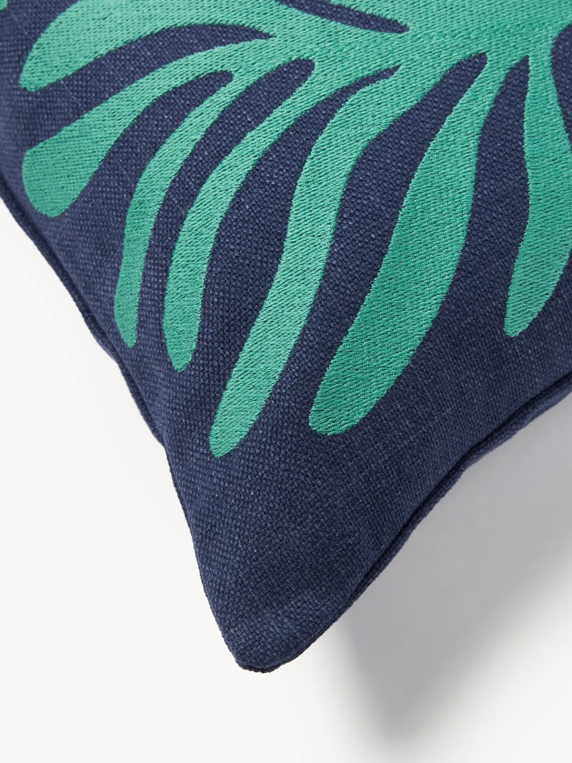 Mantas|Cojines De Exterior>Westwing Collection Sofá de jardín en tejido bouclé de madera de acacia Bo (2 plazas) Azul oscuro, verde turquesa