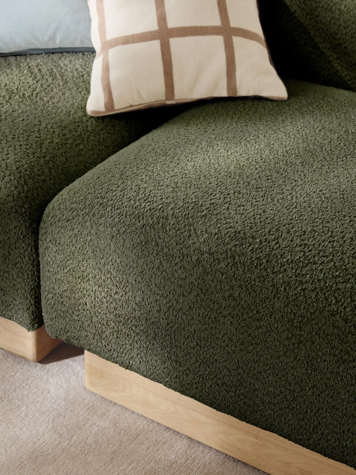 Sofás 2 Plazas|Sofás>Westwing Collection Sofá modular de borreguillo bouclé Natalie (2 plazas) Borreguillo bouclé verde oscuro, madera de haya clara