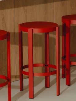 Taburetes Altos|Sillas></noscript>Noo.ma Taburete alto de metal Doon Rojo