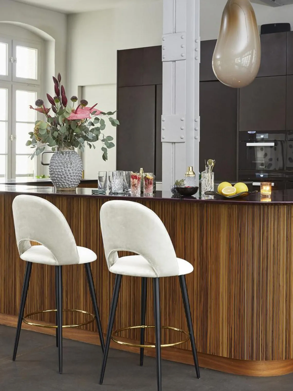 Taburetes Altos|Sillas>Westwing Collection Taburete alto de terciopelo Rachel Terciopelo blanco crema, negro mate