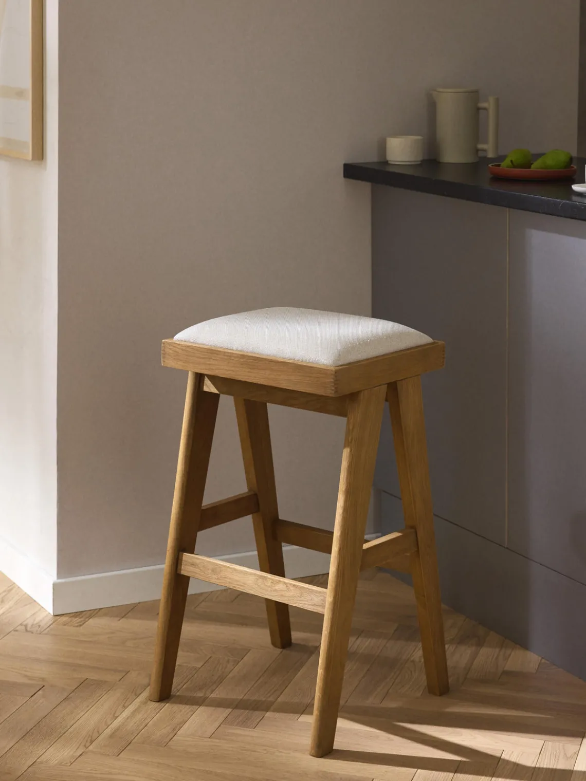 Taburetes Altos|Sillas>Westwing Collection Taburete de bar con acolchado Sissi Tejido blanco crema, madera de roble clara