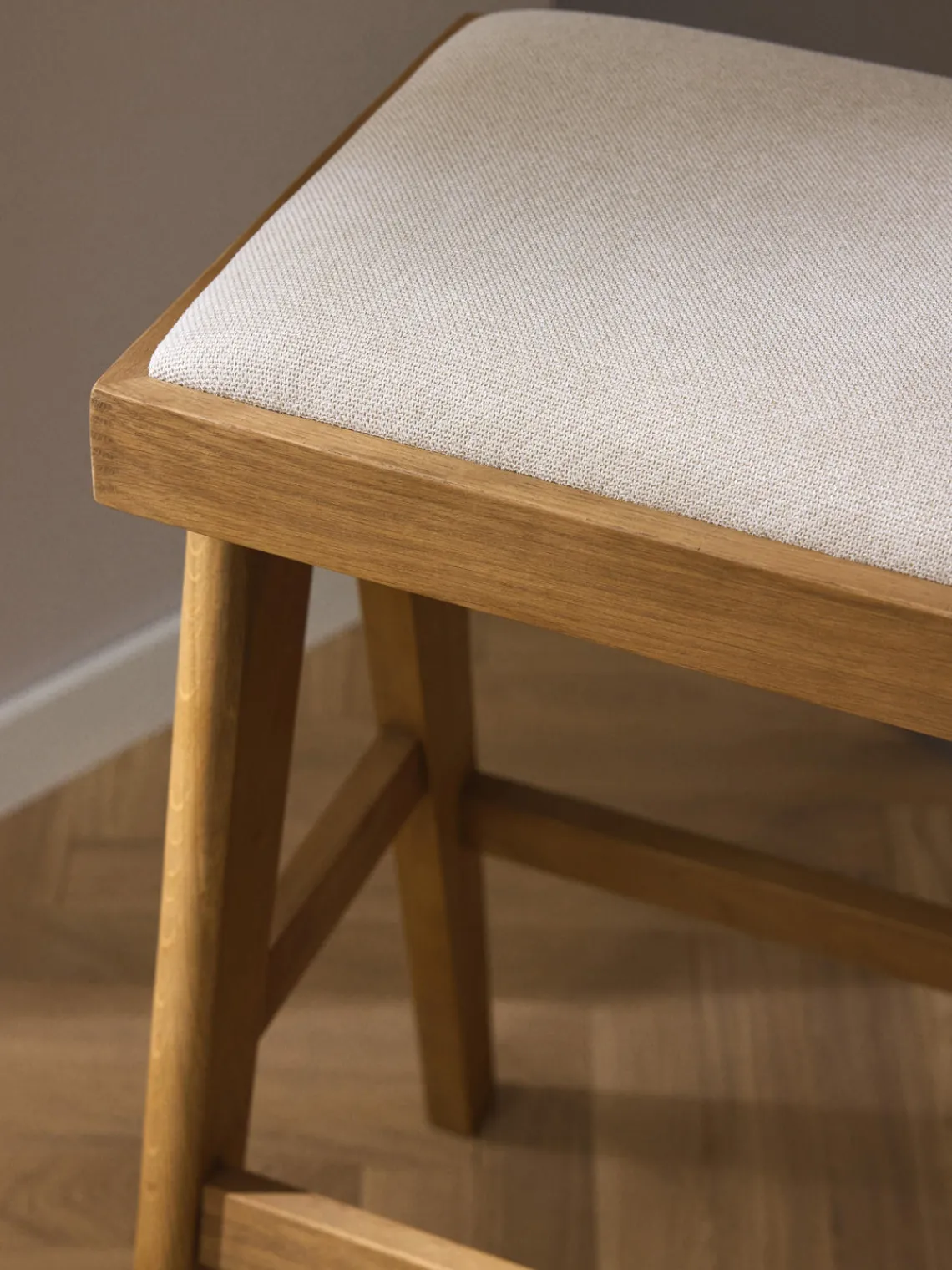 Taburetes Altos|Sillas>Westwing Collection Taburete de bar con acolchado Sissi Tejido blanco crema, madera de roble clara