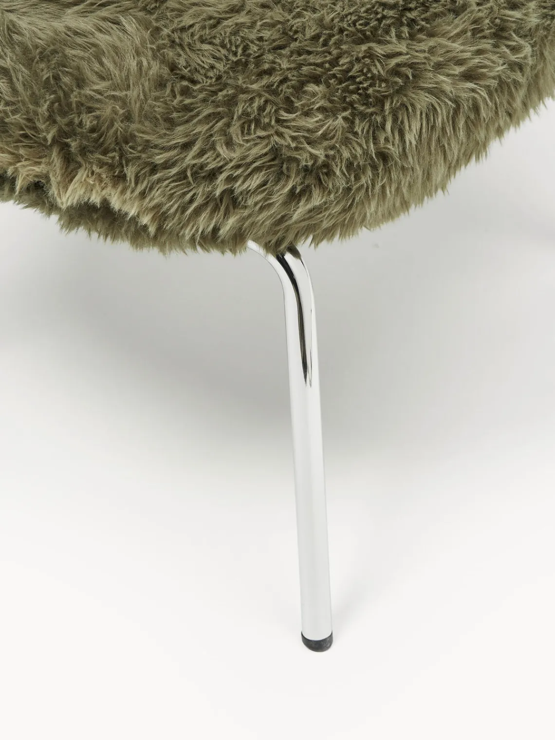 Pufs Y Otomanos|Pufs Y Otomanos>Westwing Collection Taburete de cuero sintético con patas de metal Luan Cuero sintético verde oliva, plateado