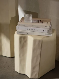 Sale Taburete de hormigón en forma orgánica Staffa Pufs Y Otomanos|Pufs Y Otomanos