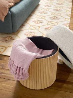 Pufs Y Otomanos|Pufs Y Otomanos></noscript>Westwing Collection Taburete tapizado en borreguillo bouclé con espacio de almacenamiento Nala Tejido borreguillo bouclé blanco Off White, madera de fresno clara