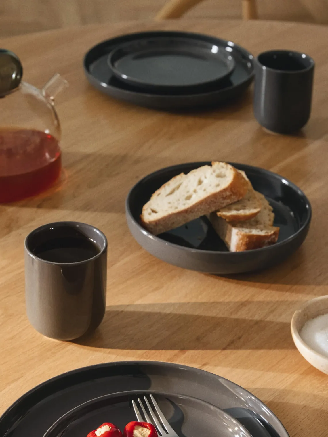 Tazas Y Mugs|Menaje De Mesa>Westwing Collection Tazas de porcelana Nessa, 4 uds. Gris oscuro brillante