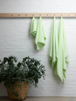 Toallas|Mantas>Bongusta Toalla de mano artesanal de algodón Naram Verde claro