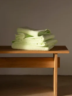 Toallas|Mantas></noscript>Bongusta Toalla de mano artesanal de algodón Naram Verde claro