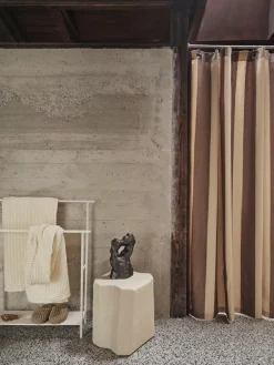 Toalleros|Jarrones>Ferm Living Toallero con barra Dora Blanco mate