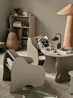 Decoración Infantil|Mesas Y Sillas Infantiles>Ferm Living Kids Tumbona infantil de madera inclinada con estante Slope Beige claro