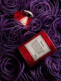 Velas Perfumadas|Jarrones></noscript>Maison La Bougie Vela perfumada artesanal Taurus (mandarina, sándalo y pachulí) Tauro: mandarina, sándalo y pachulí