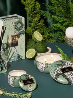 Velas Perfumadas|Jarrones></noscript>Voluspa Vela perfumada artesanal Japonica Collection Ciprés, bayas de enebro, hojas de menta y madera