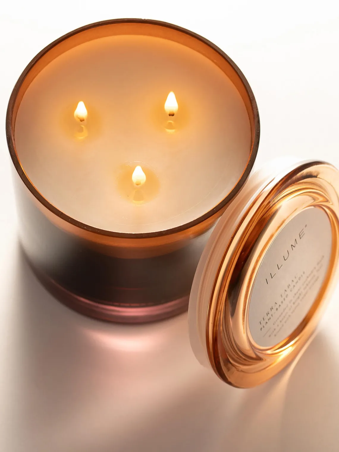 Velas Perfumadas|Jarrones>Bloomingville Vela perfumada de tres mechas Statement (almizcle de cachemira, hoja de tabaco y naranja) Almizcle de cachemira, hojas de tabaco y naranja