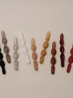 Velas Decorativas|Jarrones>Broste Copenhagen Velas cónicas artesanales Twist, 2 uds. Rojo