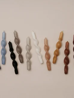 Velas Decorativas|Jarrones></noscript>Broste Copenhagen Velas cónicas artesanales Twist, 2 uds. Amarillo sol