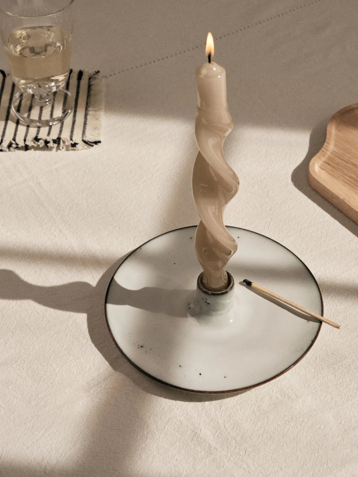 Velas Decorativas|Jarrones>Broste Copenhagen Velas cónicas artesanales Twist, 2 uds. Blanco crema