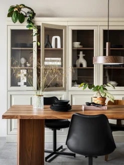 Vitrinas|Vitrinas> Vitrina de madera de pino Chow