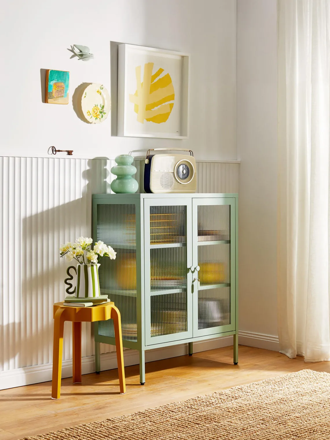 Vitrinas|Vitrinas>Mustard Made Vitrina de metal con cristal acanalado The Mixer Verde salvia